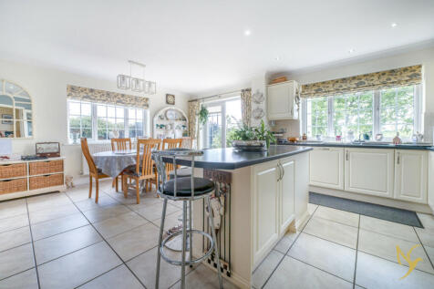 Worcester WR6 4 bed detached house for sale