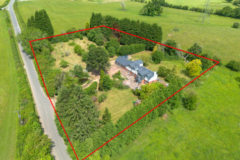 Worcestershire WR9 5 bed detached house for sale