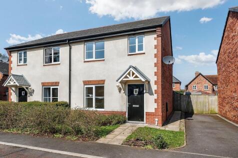 3 bedroom semi-detached house for sale