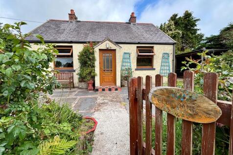 Hundleton, Pembroke, Pembrokeshire, SA71 3 bed detached house for sale