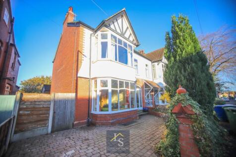 4 bedroom semi-detached house for sale