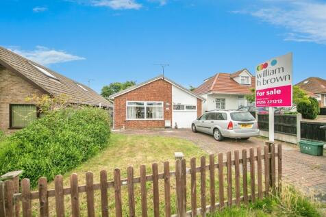 3 bedroom detached bungalow for sale