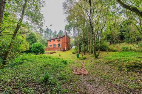 Churchill Close, Cardiff CF14 5 bed detached house for sale