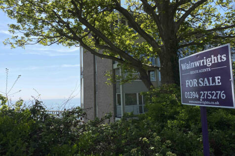 Undercliffe, Wolsey Gardens, IP11 2 bed maisonette for sale