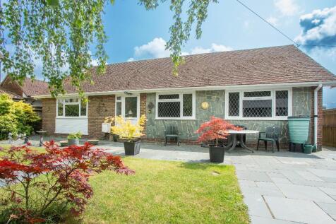 3 bedroom detached bungalow for sale