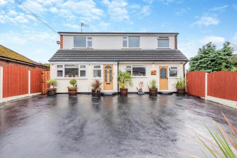 Ladywell Close, Wombourne, WV5 4 bed detached house for sale