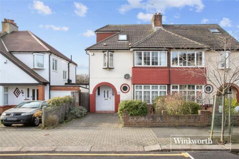Fitzjohn Avenue, High Barnet, EN5 4 bed semi