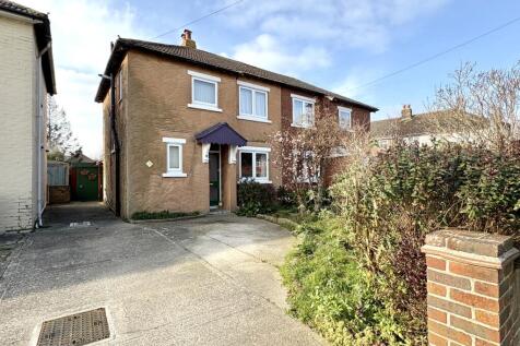 3 bedroom semi-detached house for sale
