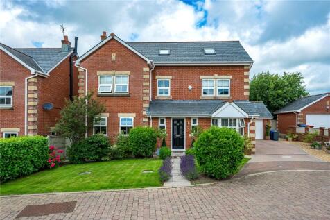 6 bedroom detached house for sale
