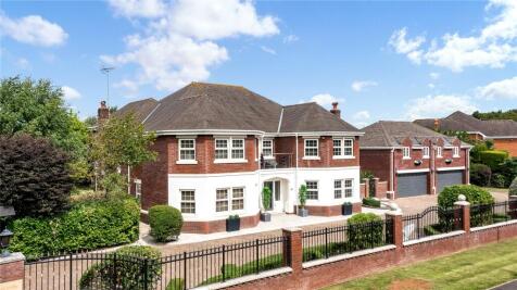 6 bedroom detached house for sale