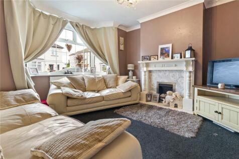 Portland Place, Grimsby, DN32 3 bed semi