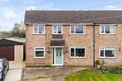 Maple Avenue, Keelby, Grimsby... 4 bed semi
