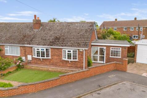 Mayfair Crescent, Waltham, Grimsby, DN37 3 bed bungalow for sale