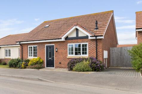 Blackthorne Avenue, Humberston, N E... 2 bed bungalow for sale