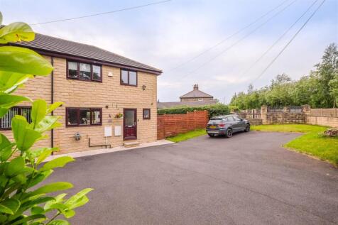 Moorlands Crescent, Page Hill, Halifax 3 bed semi