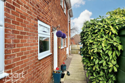 Frythe Close, Kenilworth 3 bed maisonette for sale