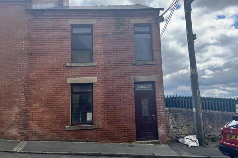 Terraced house for sale