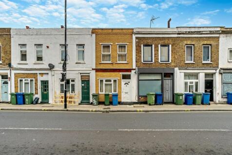 Southampton Way, London, SE5 2 bed terraced house for sale