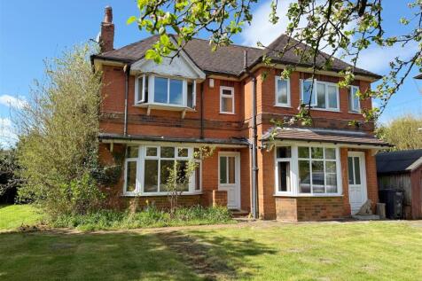Evesham Road, Cookhill, Alcester 3 bed detached house for sale