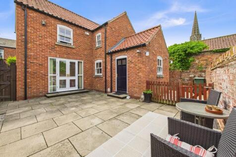 2 bedroom detached house for sale