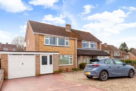 4 bedroom semi-detached house for sale