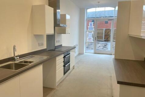 4 bedroom terraced house for sale