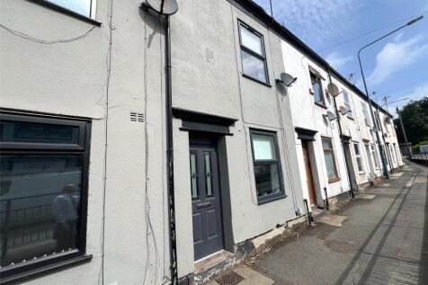 Terraced house for sale