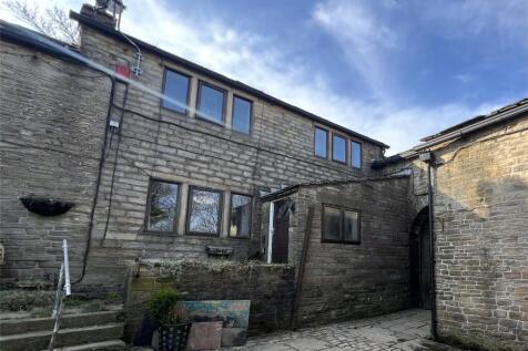 Deansgreave Road, Bacup, Rossendale... 3 bed semi
