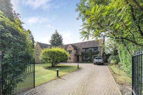 Chestnut Road, Beaconsfield... 4 bed detached house for sale