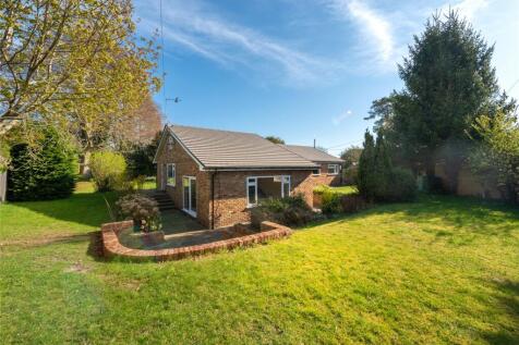 Main Road, Walters Ash, High Wycombe... 4 bed bungalow for sale