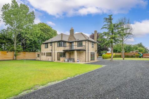 5 bedroom detached house for sale