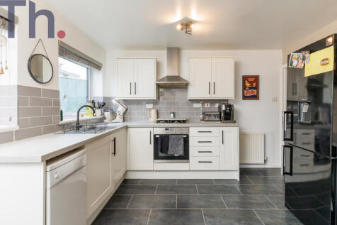Newport PO30 3 bed terraced house for sale
