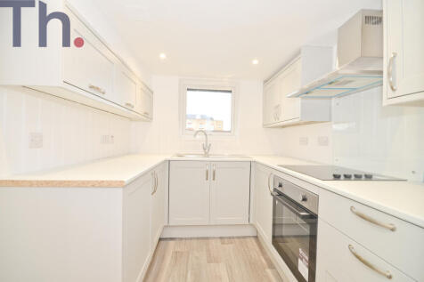 Newport PO30 2 bed maisonette for sale