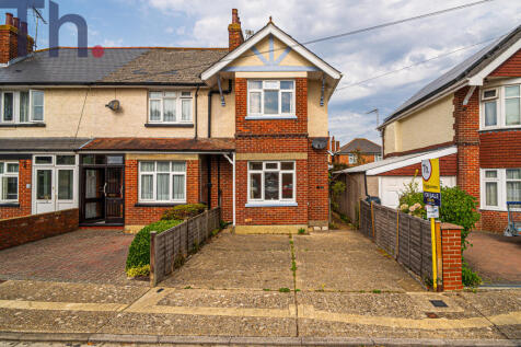 Shanklin PO37 3 bed end of terrace house for sale