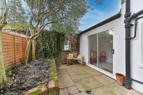 Robson Road, West Dulwich, London, SE27 3 bed semi
