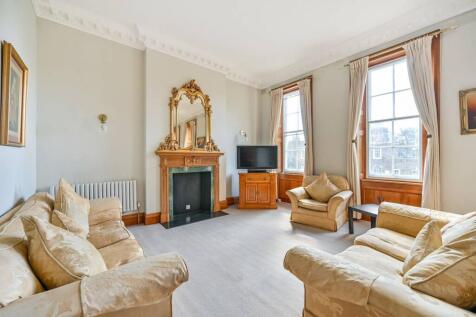 3 bedroom flat for sale
