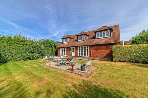 Old Road, Barton Le Clay... 4 bed detached house for sale