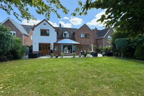 High Street, Greenfield, MK45 5DA 5 bed detached house for sale
