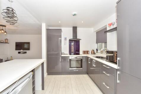 2 bedroom semi-detached bungalow for sale