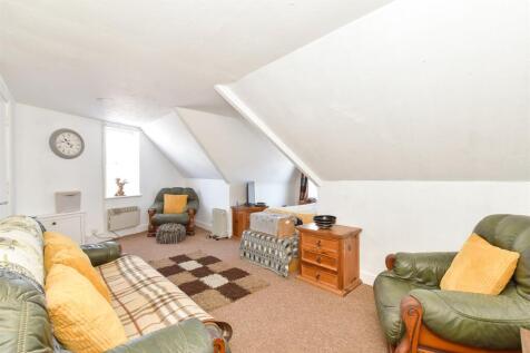 Studio flat for sale