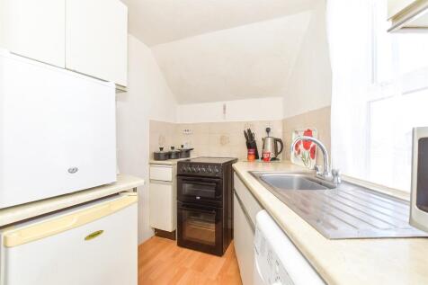 Studio flat for sale