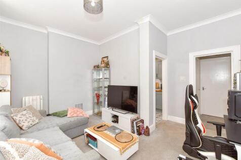 1 bedroom ground floor flat for sale