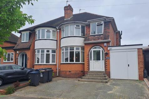 3 bedroom semi-detached house for sale