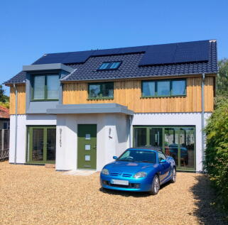 4 bedroom detached house for sale