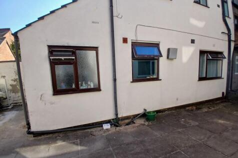 Studio flat for sale