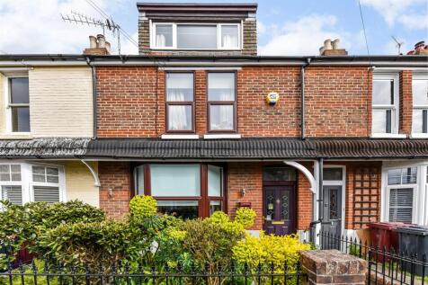 Lyndhurst Road, Chichester 3 bed terraced house for sale