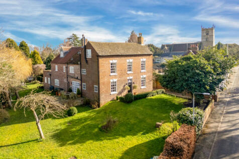 6 bedroom detached house for sale