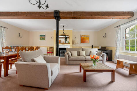 6 bedroom detached house for sale