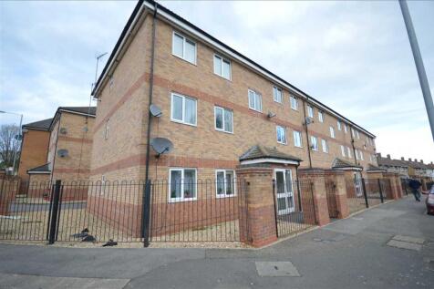 PICKERING COURT, CORBY 2 bed apartment for sale