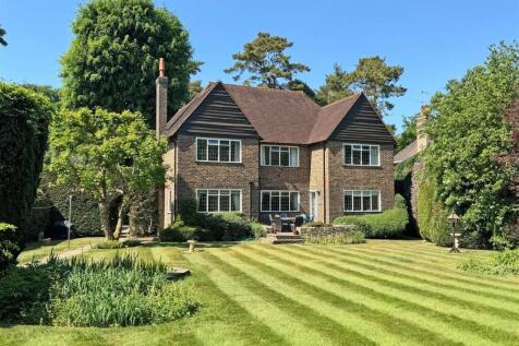 Deans Lane, Walton On The Hill, Tadworth 4 bed detached house for sale